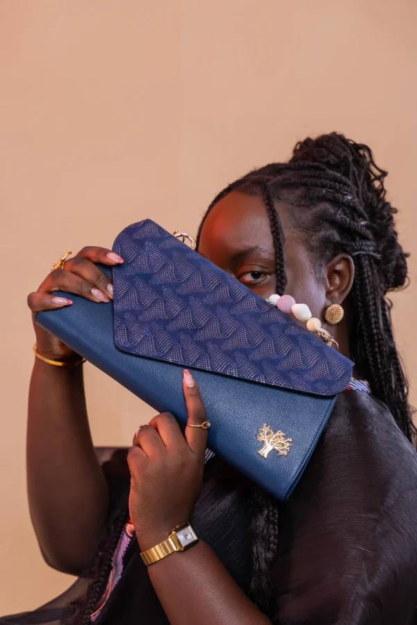Sac à main Clutch Oumy Édition Limitée – Image 4